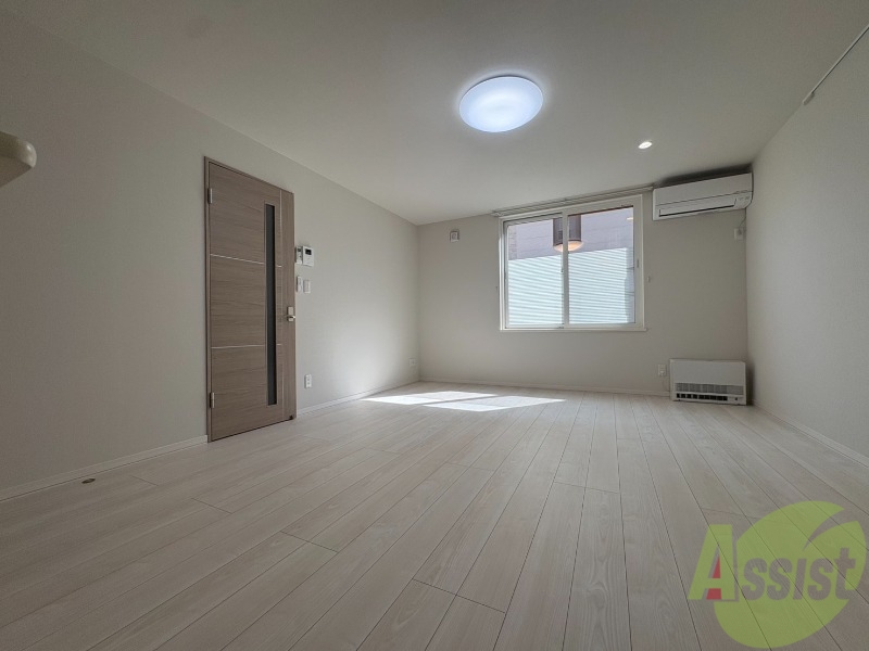 居室・リビング　広々としたリビングですね。使い勝手がよさそうですね！