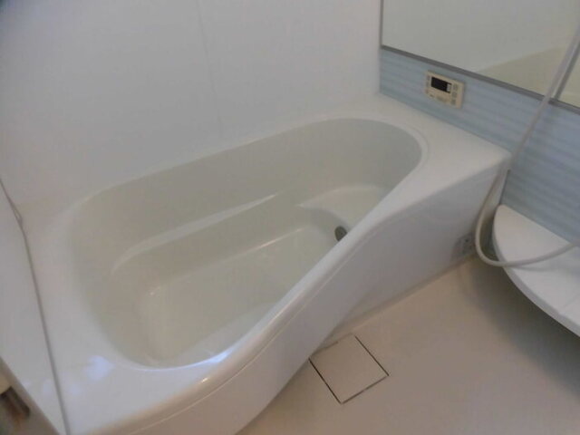 バス・シャワールーム　１０５　バスルーム