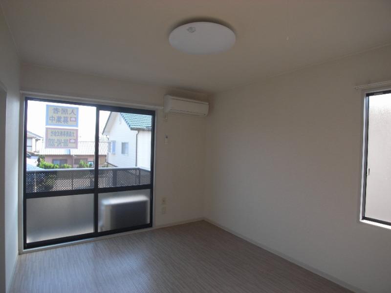 その他部屋・スペース　日当たりのよい明るいお部屋です。