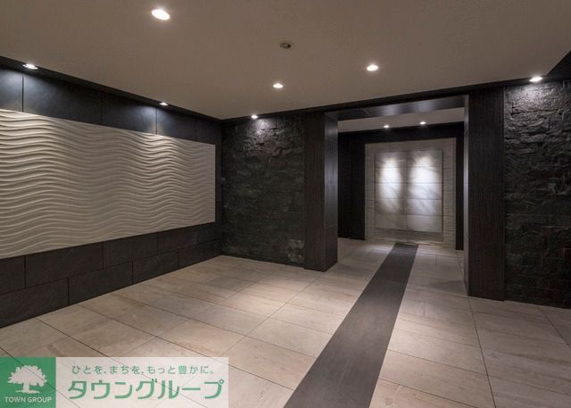 エントランス　洗練されたと快適な空間