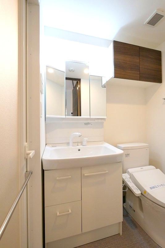 洗面設備　忙しい朝に便利な独立洗面台（別室参考写真）