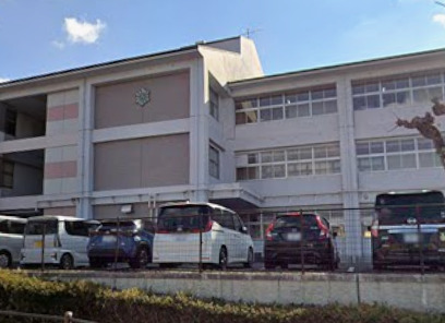 小学校　日進市立香久山小学校（小学校）まで562m