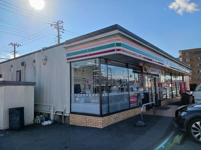 コンビニ　セブンイレブン（コンビニ）まで500m
