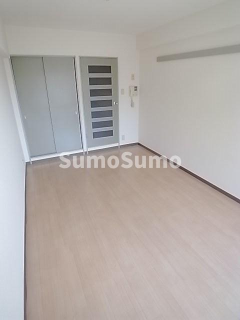 その他部屋・スペース　落ち着いた色調の寝室です