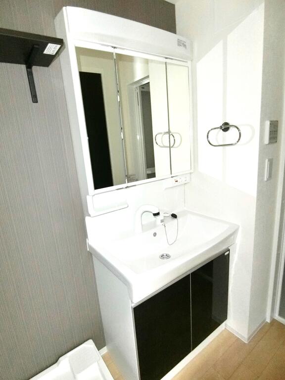 洗面設備　同型物件の写真です。