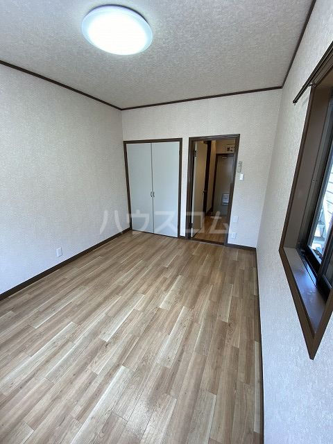 メゾングランメールの居間写真
