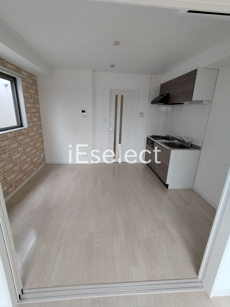 居室・リビング　白を基調とした明るいお部屋