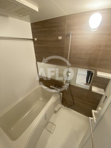 バス・シャワールーム　スプランディッド天王寺III　浴室