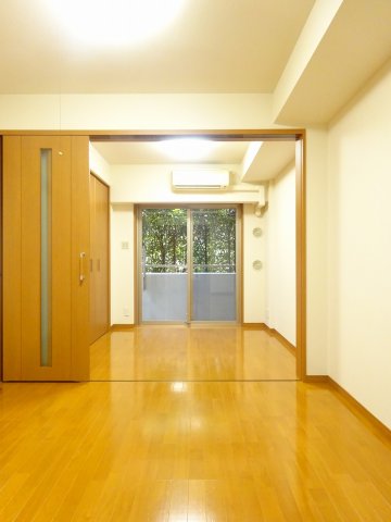 居室・リビング　使いやすい形の為、レイアウトを楽しめます♪