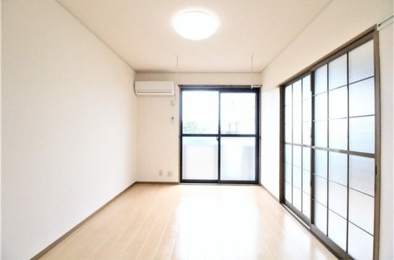 居室・リビング　図面と現状に相違がある場合には現状を優先