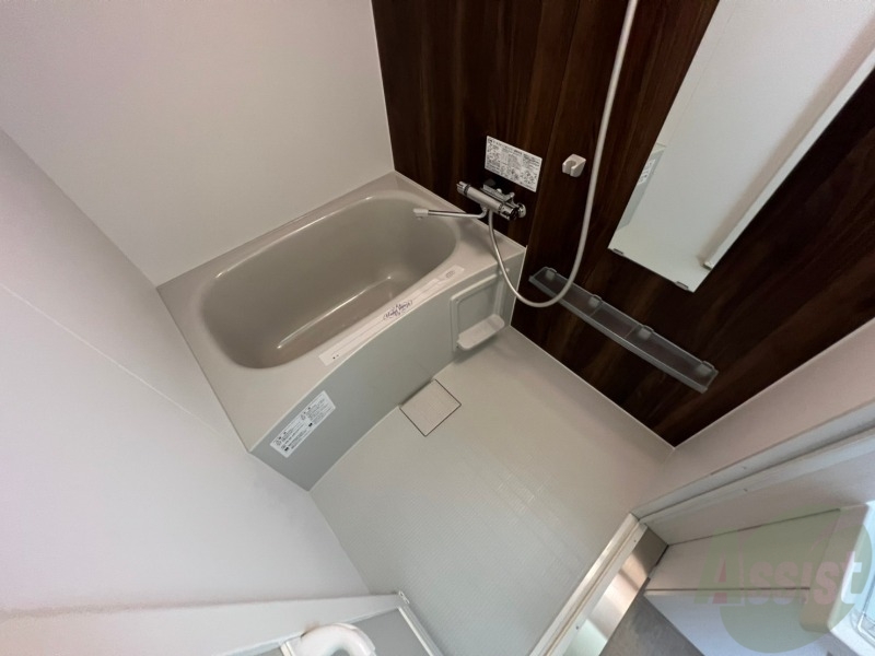 バス・シャワールーム　お風呂になります。一日の疲れを癒してくださいね。