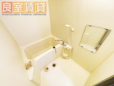 バス・シャワールーム　※同タイプの間取り写真を使用。現状優先。