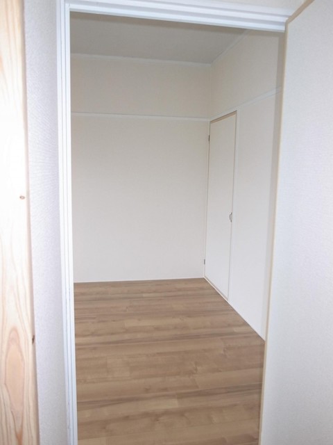 居室・リビング　【洋室】※前回入居時　現況を優先します