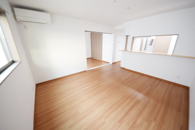 居室・リビング　～広々としたリビング～