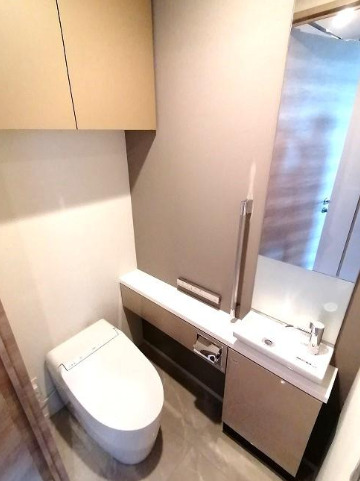 トイレ　嬉しい温水洗浄便座♪