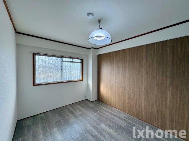 その他部屋・スペース　開放的な寝室です