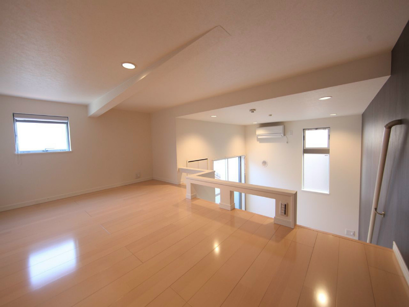 その他部屋・スペース　上階ロフト6帖（収納としてもお部屋としても使えます）