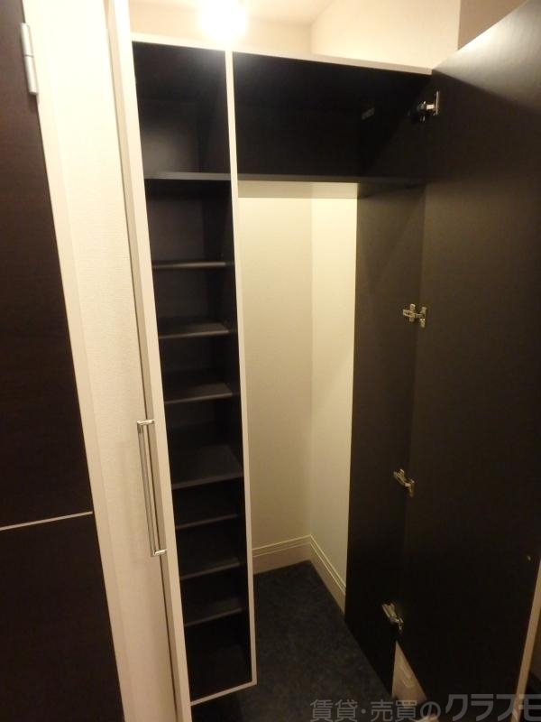 玄関　シューズインクローゼット