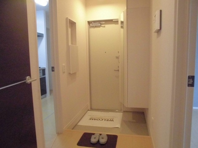 玄関　■玄関と下駄箱です■