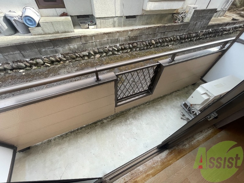 バルコニー　こちらのバルコニーで、洗濯物を干せそうですね。