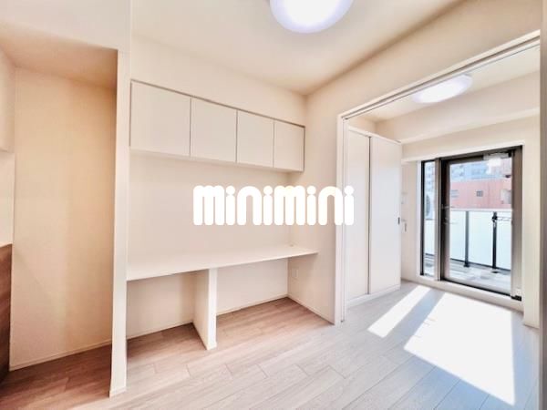 居室・リビング　同タイプ６０１号室の写真です。