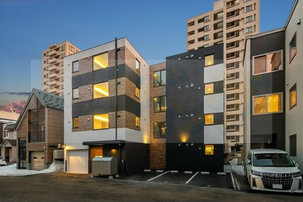 建物外観　エアコン完備の人気のデザイナーズ物件です♪