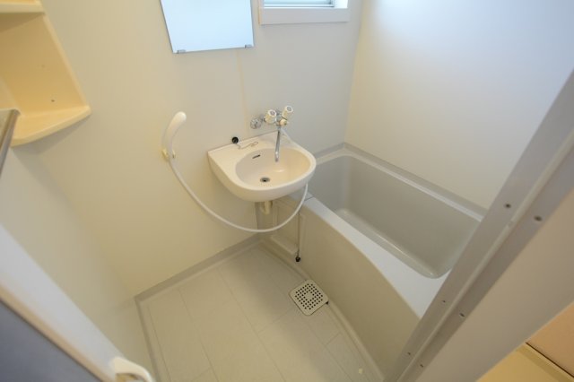 洗面設備　浴室内に洗面台があります！