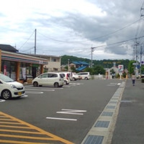 コンビニ　セブンイレブン岡山北方店（コンビニ）まで230m