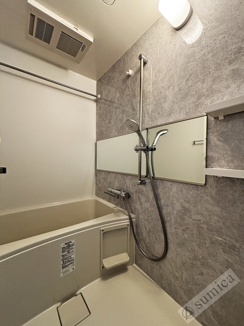 バス・シャワールーム　浴室暖房乾燥機付き♪♪