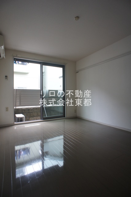 居室・リビング　南東に面した洋室は採光・通風に優れた心地よい空間です！