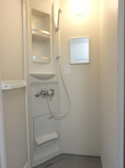 バス・シャワールーム　コンパクトで使いやすいお風呂です