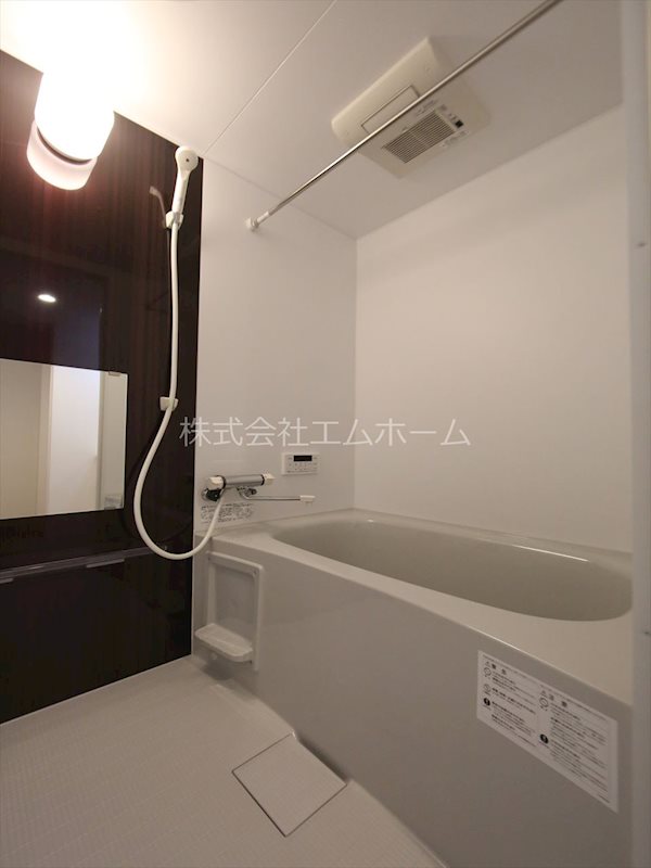 バス・シャワールーム　浴室暖房乾燥機付　追い焚き・オートバス機能付お風呂