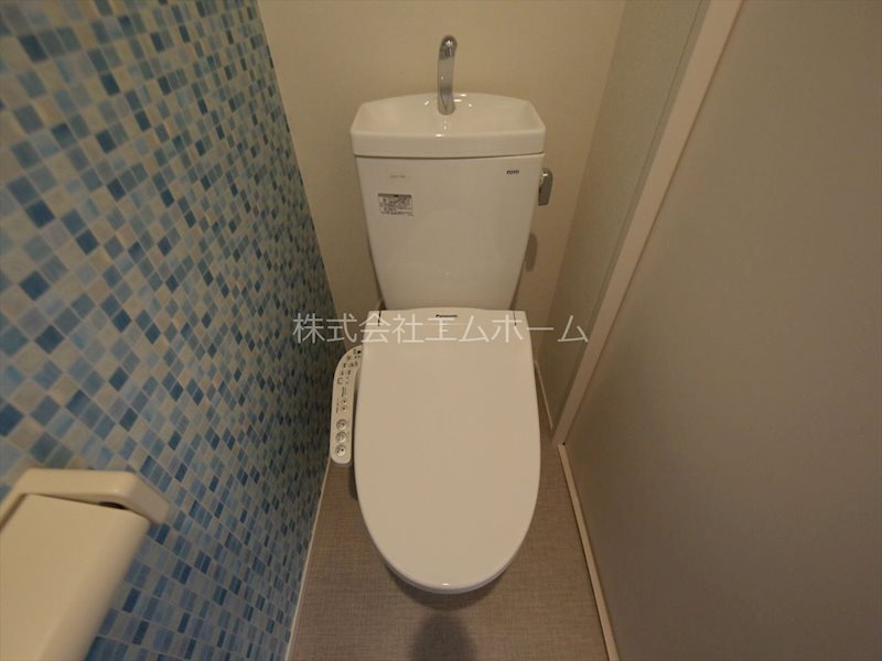 トイレ　温水洗浄暖房便座付トイレ