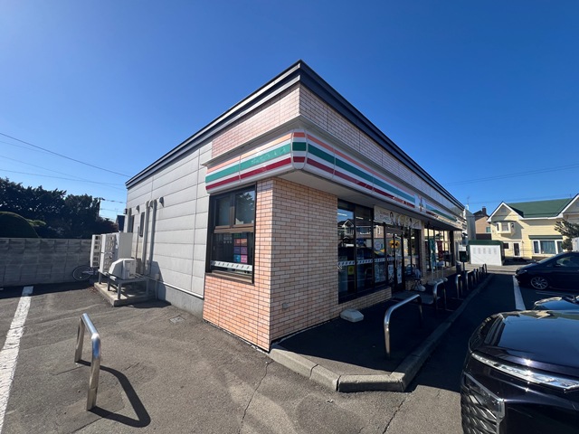 コンビニ　セブンイレブン恵庭黄金北店（コンビニ）まで577m