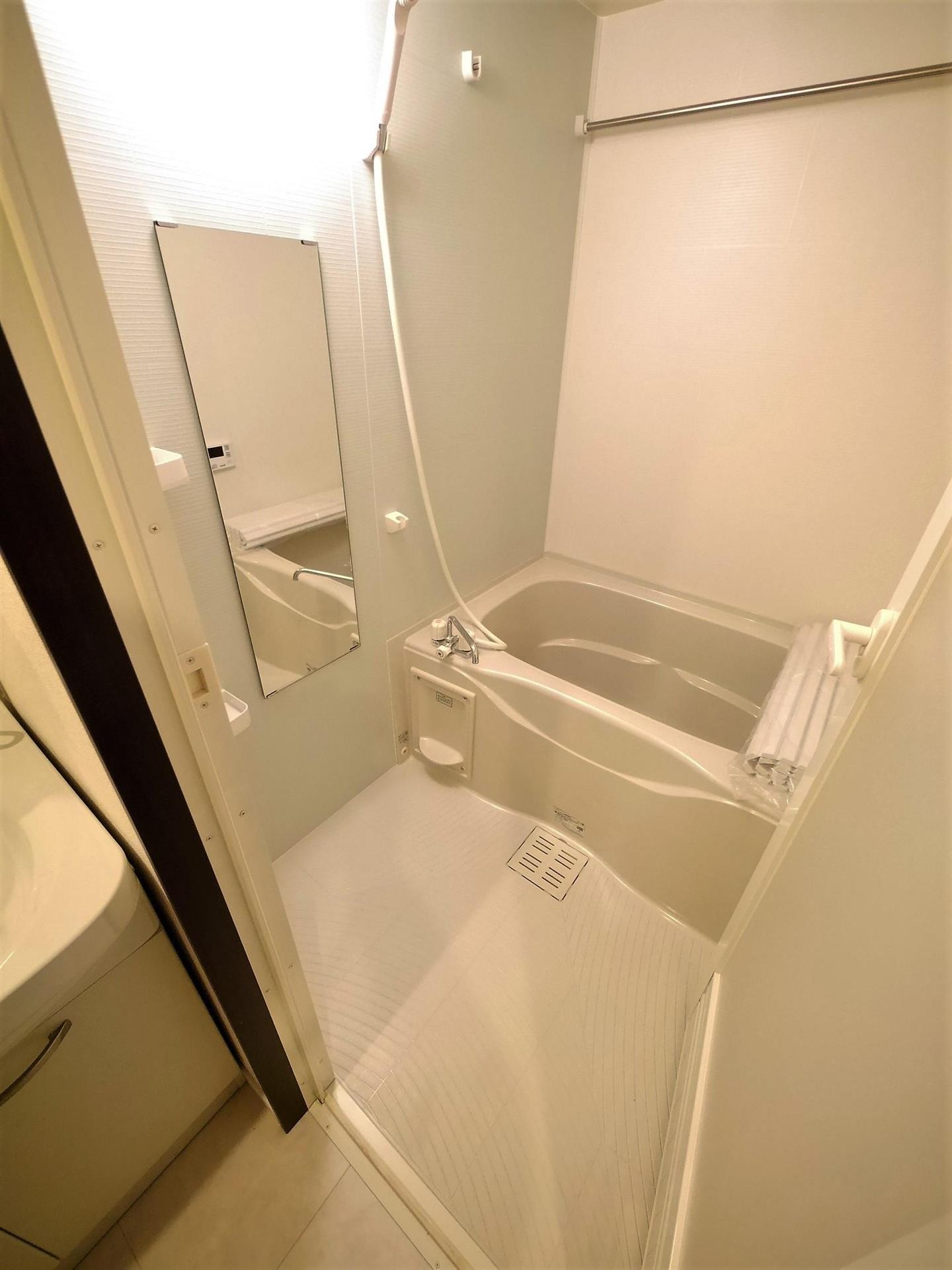 バス・シャワールーム　※2号タイプの写真。号室によって間取りが異なります