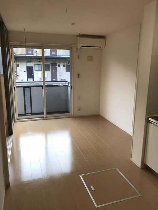 居室・リビング　※別号室参考写真