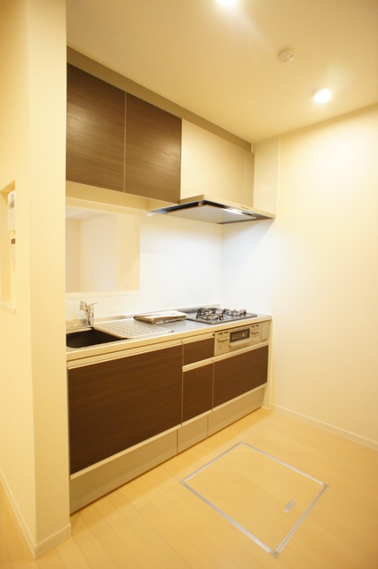 キッチン　お料理好きには嬉しい☆グリル付３口システムキッチン設置済♪