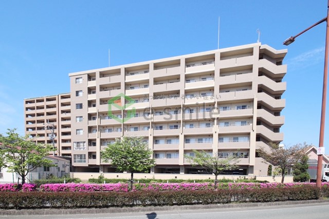 建物外観　落ち着いた雰囲気の外観です