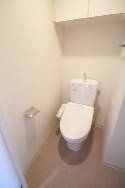 トイレ　※別室の参考写真の為、現況優先です。