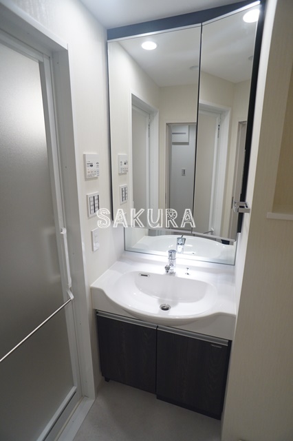 洗面設備　身支度に欠かせない独立洗面台♪