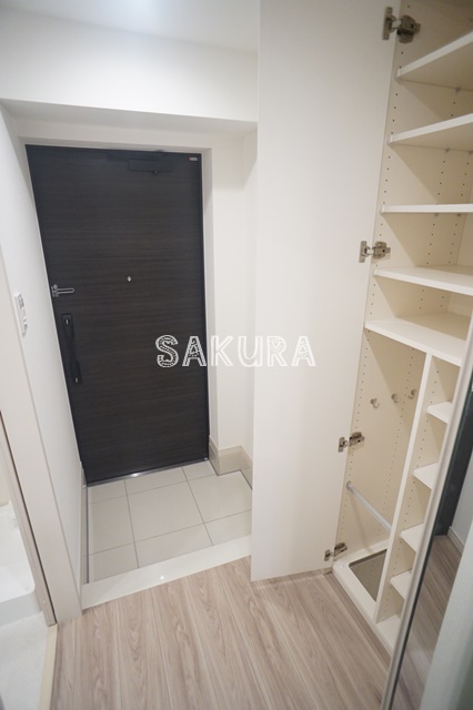 玄関　シューズボックス付きの玄関です♪