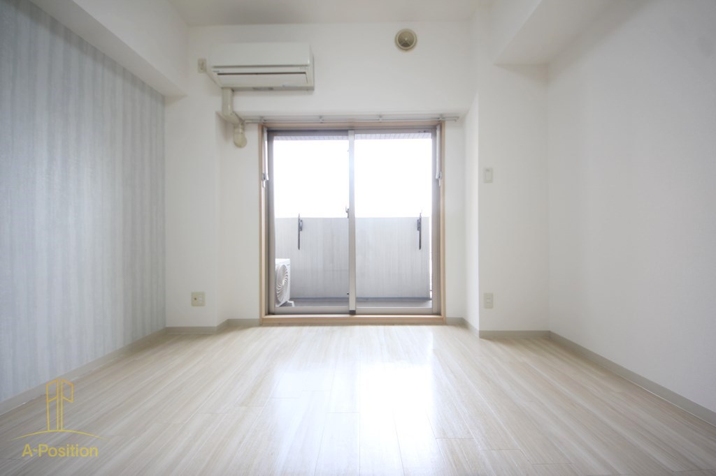 居室・リビング　ディオレクレスト東心斎橋