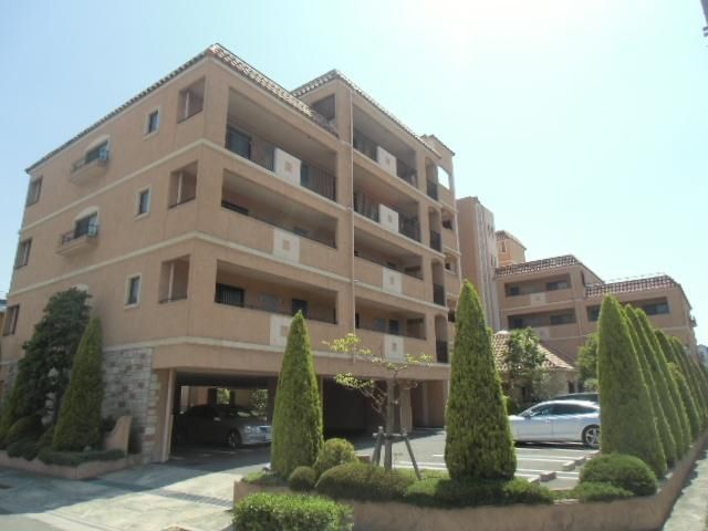 建物外観　2002年築です。