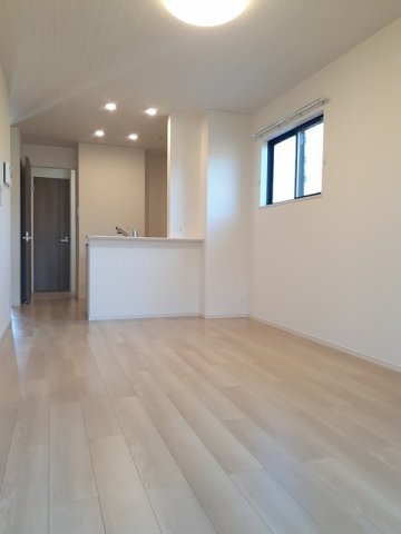 居室・リビング　こちらの居間で趣味の時間をお楽しみください