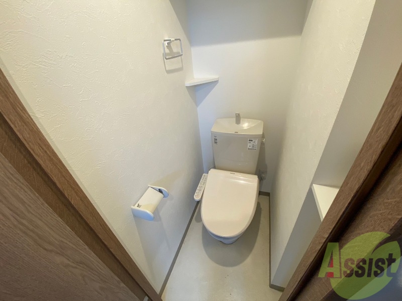 トイレ　こちらはトイレです。清潔感があり、安心して使用できます。