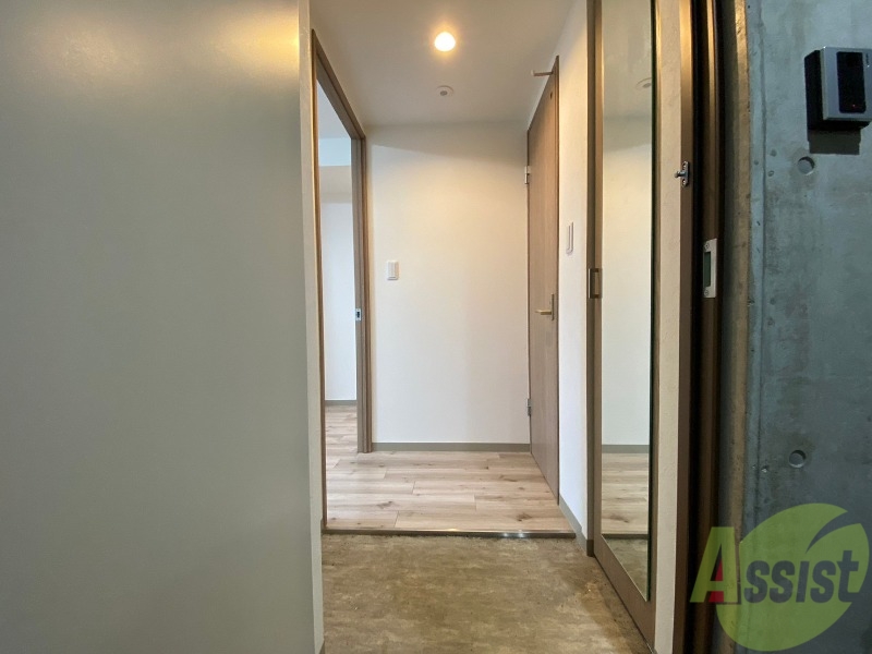 玄関　玄関の様子です。明るい印象ですね。気分もあがりそう。