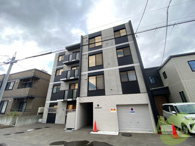 建物外観　札幌市中央区南１７条西「ｂｒｉｌｌｉａｎｔＳ１７」