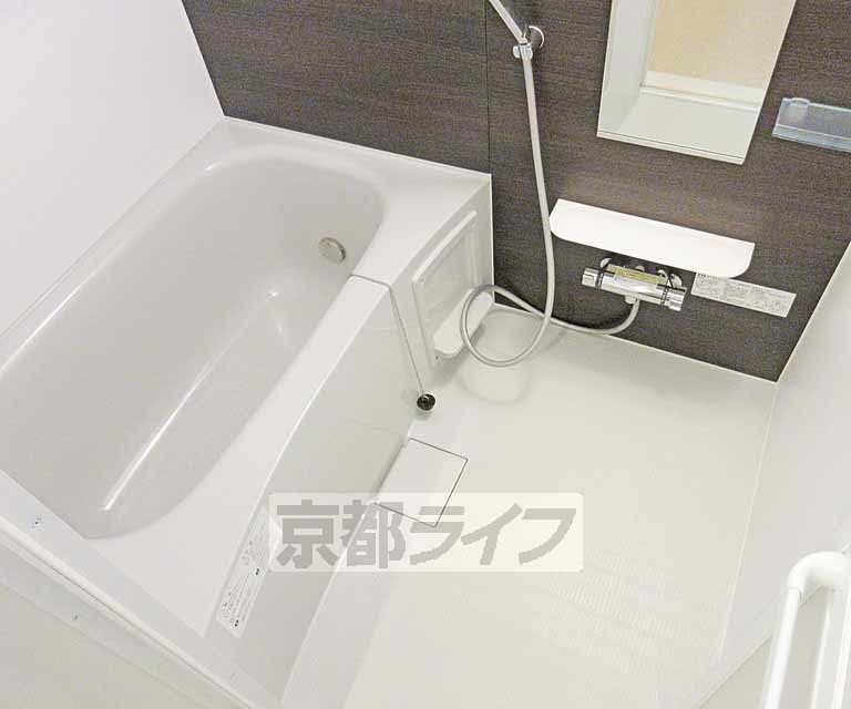 バス・シャワールーム　とっても綺麗で広さのあるバスルーム！