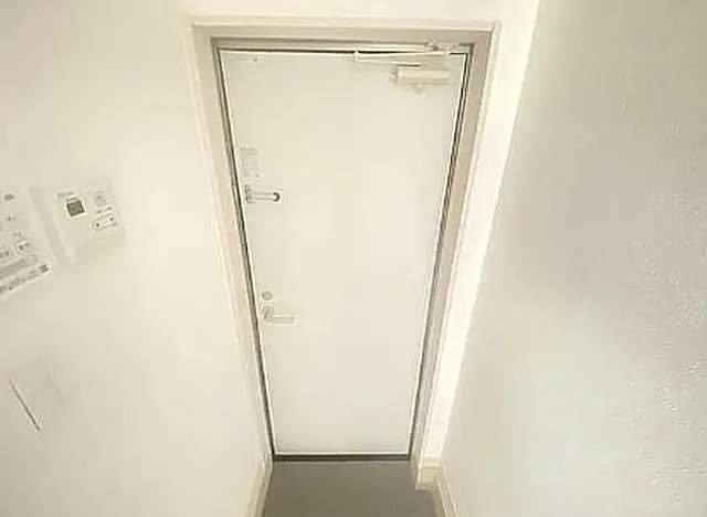 玄関　※同物件参考写真