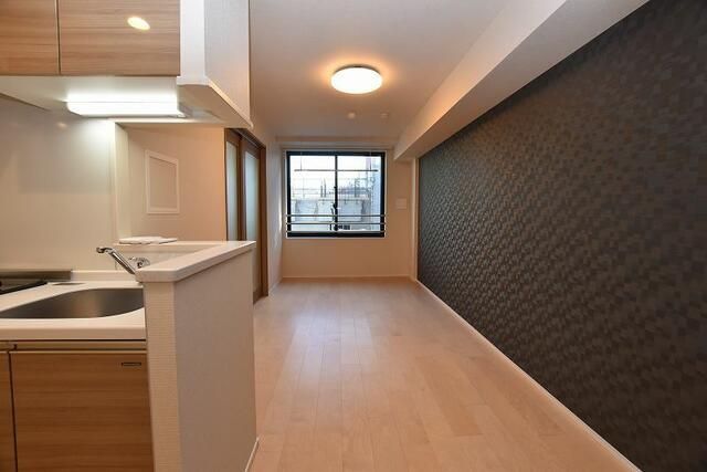 居室・リビング　☆明るい洋室☆